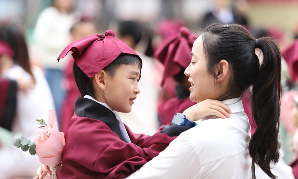 上饶余干：吟诵国学 感恩母爱