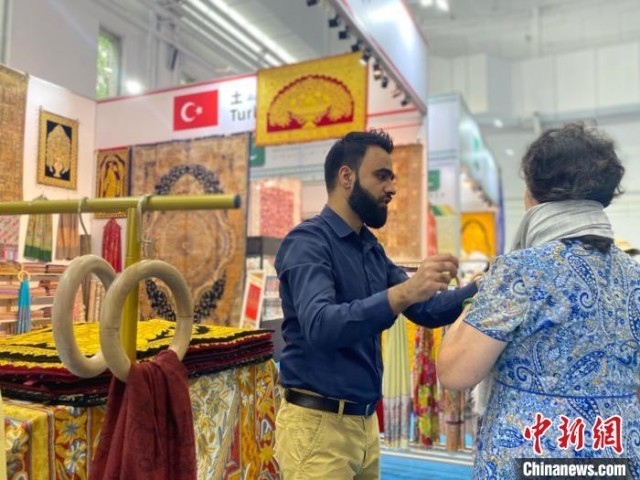 中外文化“潮玩”齐聚内蒙古